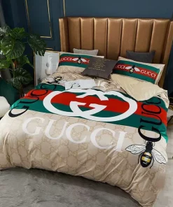 Bee Gucci Logo Type 774 Bedding Sets Duvet Covers Blankets Luxury Ideas Hyperbeast Bedroom Bed Linen Premium Fashion Brand Sheets