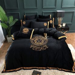 Gianni Versace Black Luxury Brand High-End Bedding Sets Covers Sheets Bedroom Idea Duvet