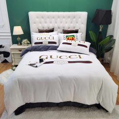 Gucci Amazing White Fashion Logo Luxury Brand Bedding Sets, For Home Bedding Sets