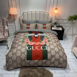 Gucci Bee Flower Logo Type 1725 Bedding Sets Hyperbeast Bedroom Blankets Duvet Bed Linen Covers Sheets Luxury Ideas Premium Fashion Brand Home Decor