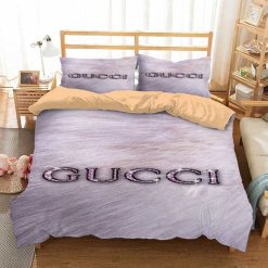 Gucci Diamon Logo Type 1424 Bedding Sets Hyperbeast Bedroom Sheets Covers Duvet Bed Linen Premium Fashion Brand Blankets Luxury Ideas
