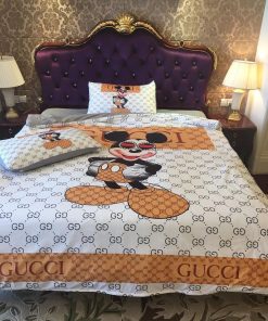 Gucci Logo Type 2817 Bedding Sets Premium Fashion Brand Duvet Hyperbeast Bedroom Sheets Covers Bed Linen Luxury Ideas Bedspread