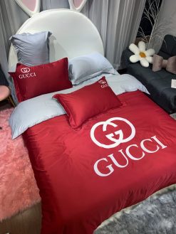 Gucci Logo Type 2873 Bedding Sets Premium Fashion Brand Luxury Ideas Hyperbeast Bedroom Duvet Covers Blankets Sheets Bed Linen