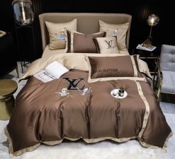 Louis Vuitton Lv Logo Type 3839 Bedding Sets Covers Premium Fashion Brand Hyperbeast Bedroom Sheets Duvet Luxury Ideas Blankets