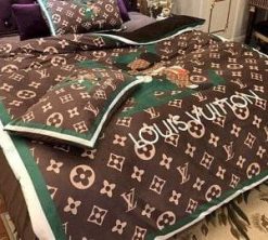 Luxury Louis Vuitton Green Logo In Brown Background Bedding Set