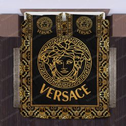 Versace Logo Type 1597 Bedding Sets Covers Premium Fashion Brand Bed Linen Sheets Blankets Luxury Ideas Hyperbeast Bedroom Duvet