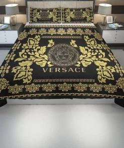 Versace Logo Type 346 Bedding Sets Hyperbeast Bedroom Luxury Ideas Duvet Sheets Blankets Covers Bed Linen Premium Fashion Brand Bedspread