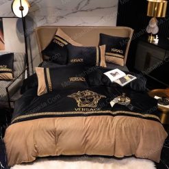 Versace Logo Type 3500 Bedding Sets Duvet Premium Fashion Brand Hyperbeast Bedroom Bed Linen Sheets Luxury Ideas Covers Blankets