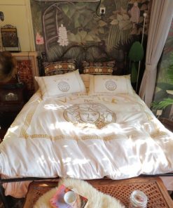 Versace Logo Type 3563 Bedding Sets Covers Blankets Bed Linen Duvet Luxury Ideas Premium Fashion Brand Hyperbeast Bedroom Sheets
