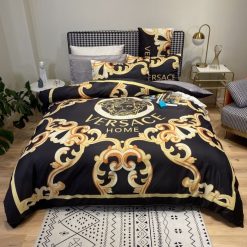 Versace Logo Type 3667 Bedding Sets Luxury Ideas Bed Linen Sheets Hyperbeast Bedroom Covers Duvet Blankets Premium Fashion Brand